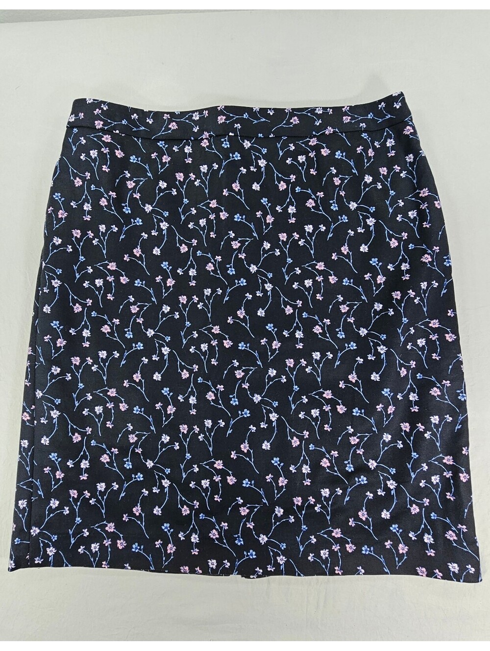 Liz Claiborne Cotton Navy Floral Print Career Skirt. Size 10